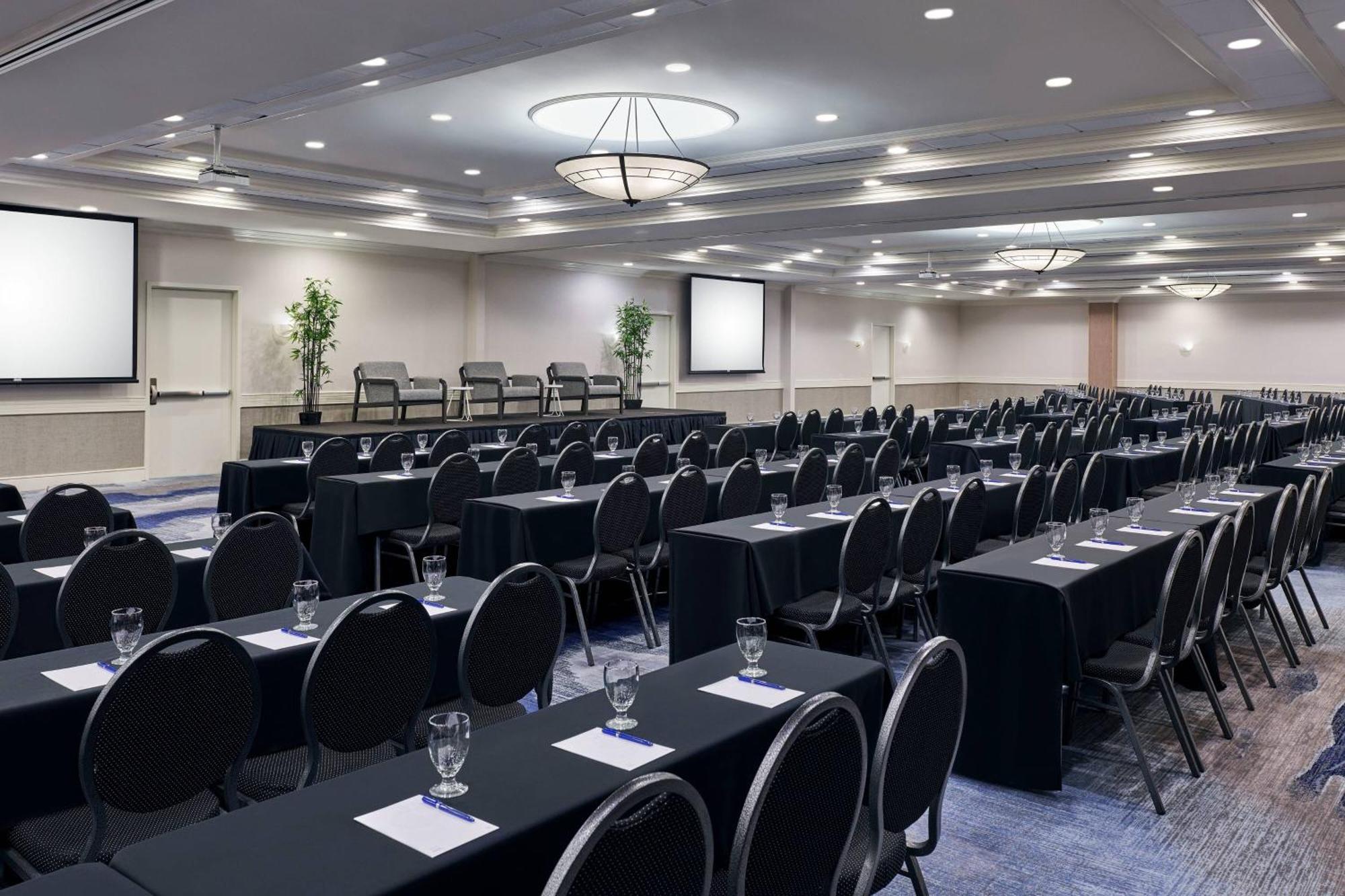 Delta Hotels By Marriott Muskegon Convention Center Ngoại thất bức ảnh
